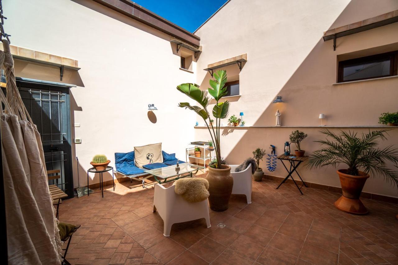 パレルモSolemar Sicilia - Palazzo Vetranoアパートメント エクステリア 写真